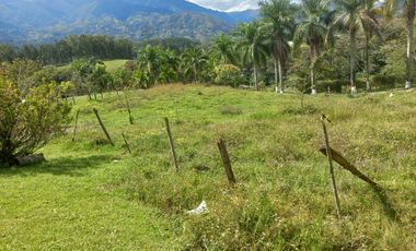 Vendo terreno a dos minutos desde la doble calzada en Barbosa Antioquia.