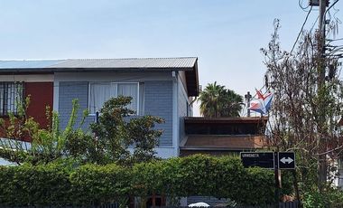 CASA ESQUINA VILLA OSCAR CASTRO