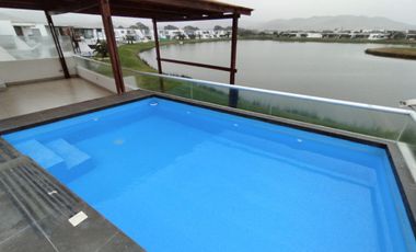 Vendo Casa De 2 Pisos -   Puerto Nuevo – Frente a la Laguna Condominio Privado -Km 71 Panamericana  Sur