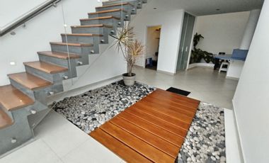 Vendo Casa De 2 Pisos -   Puerto Nuevo – Frente a la Laguna Condominio Privado -Km 71 Panamericana  Sur