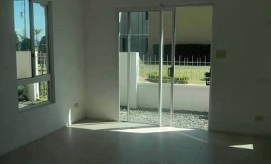 4Bedroom House and Lot fot Sale  Alenxandra Single Attached With fence Ready for Occupancy