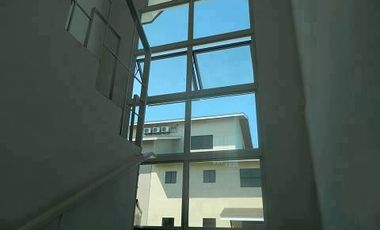 4Bedroom House and Lot fot Sale  Alenxandra Single Attached With fence Ready for Occupancy