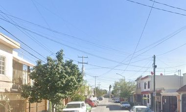 Gran oportunidad casa en remate en Residencial  Paseo de las Palmas II, Monterrey, Nuevo León!