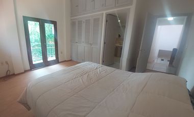 $8,550,000.00 EN ZONA DORADA EXELENTE CASA TOTALMENTE RENOVADA. DOBLE VIGILANCIA CON RECÁMARA EN PLANTA BAJA CON BAÑO