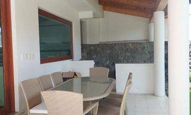 $8,550,000.00 EN ZONA DORADA EXELENTE CASA TOTALMENTE RENOVADA. DOBLE VIGILANCIA CON RECÁMARA EN PLANTA BAJA CON BAÑO