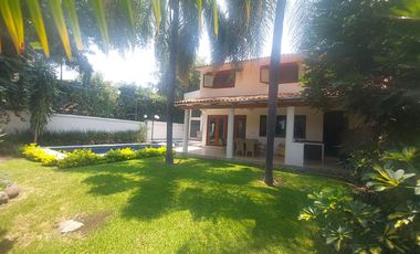 $8,550,000.00 EN ZONA DORADA EXELENTE CASA TOTALMENTE RENOVADA. DOBLE VIGILANCIA CON RECÁMARA EN PLANTA BAJA CON BAÑO