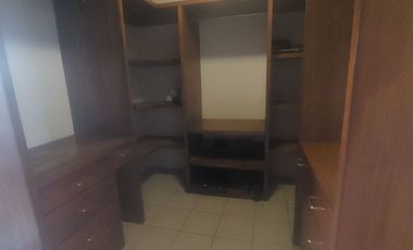 $8,550,000.00 EN ZONA DORADA EXELENTE CASA TOTALMENTE RENOVADA. DOBLE VIGILANCIA CON RECÁMARA EN PLANTA BAJA CON BAÑO