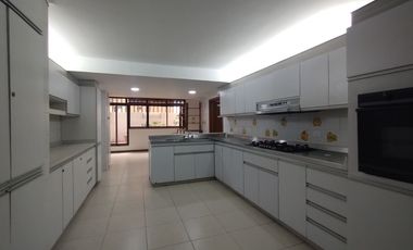 Apartamento en arriendo en Alto Prado.