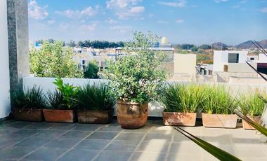 Casa en venta con alberca en Valle Imperial en Zapopan