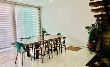 Casa en venta con alberca en Valle Imperial en Zapopan