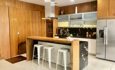 Casa en venta con alberca en Valle Imperial en Zapopan