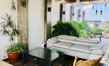 Casa en venta con alberca en Valle Imperial en Zapopan
