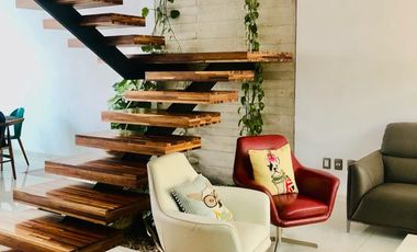 Casa en venta con alberca en Valle Imperial en Zapopan