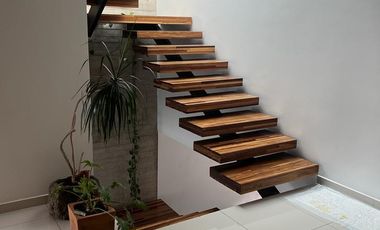 Casa en venta con alberca en Valle Imperial en Zapopan