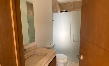 3 RECAMARA CON BAÑO COMPLETO, SALA DE TV, Y CUARTO DE SERVICIO477 55 77 690