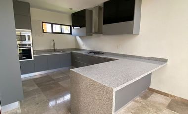 3 RECAMARA CON BAÑO COMPLETO, SALA DE TV, Y CUARTO DE SERVICIO477 55 77 690