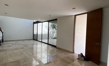 3 RECAMARA CON BAÑO COMPLETO, SALA DE TV, Y CUARTO DE SERVICIO477 55 77 690