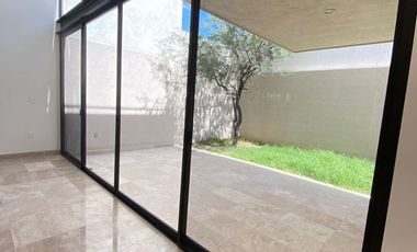 3 RECAMARA CON BAÑO COMPLETO, SALA DE TV, Y CUARTO DE SERVICIO477 55 77 690