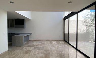 3 RECAMARA CON BAÑO COMPLETO, SALA DE TV, Y CUARTO DE SERVICIO477 55 77 690