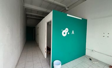 SE RENTA LOCAL COMERCIAL PLAZA ZAVALETA