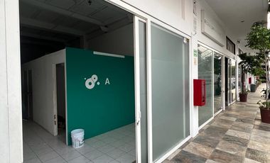 SE RENTA LOCAL COMERCIAL PLAZA ZAVALETA