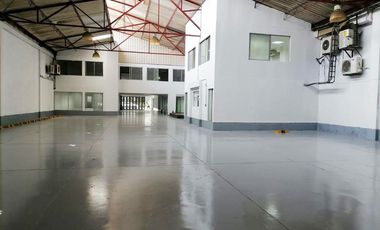 PR18346 Bodega en arriendo en el sector San Diego