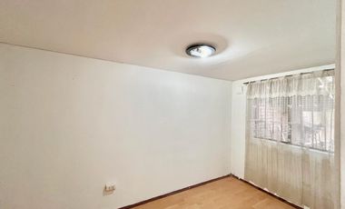 Se vende casa remodelada de dos pisos, patio con palto y frutales. Curicó, 3 piezas 1 baño