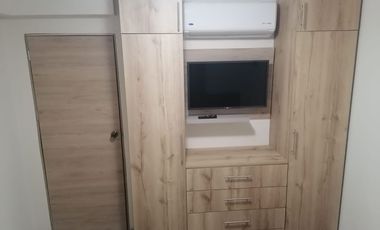 Departamento amoblado de alquiler en Urb. Metrópolis 2, planta baja.