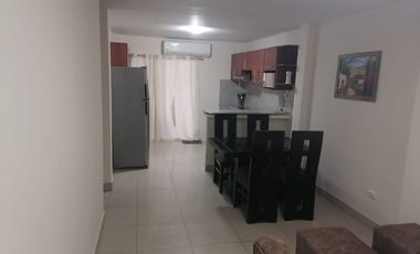 Departamento amoblado de alquiler en Urb. Metrópolis 2, planta baja.