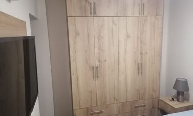 Departamento amoblado de alquiler en Urb. Metrópolis 2, planta baja.