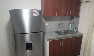 Departamento amoblado de alquiler en Urb. Metrópolis 2, planta baja.