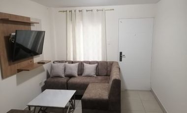 Departamento amoblado de alquiler en Urb. Metrópolis 2, planta baja.