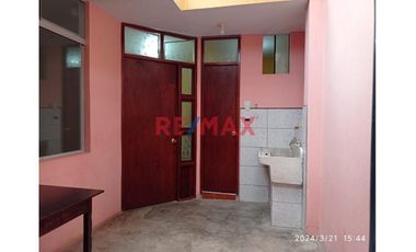 Vendo Casa Lista Para Habitar En Avenida - Urb. Manuel Arevalo 108M2 ID 1086517