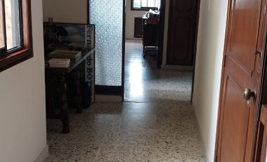 DE OPORTUNIDAD!! HERMOSO APARTAMETO EN PRADO CON AREA DE 212mts , PARQUEADERO DOBLE