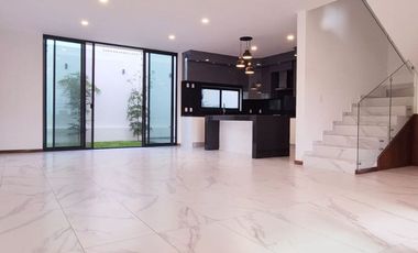 Casa NUEVA en Altanza