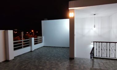VENDO CASA DE ESTRENO CON VISTA A PARQUE  EN LA ENTRADA DE BOULEVARD