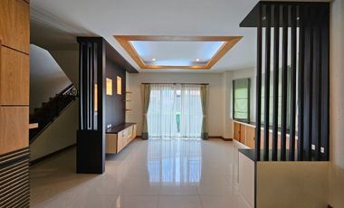 Unfurnished Corner 2 storey House for SALE at The Oriental Regent 3