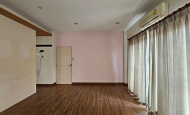 Unfurnished Corner 2 storey House for SALE at The Oriental Regent 3