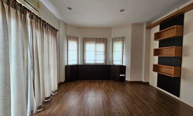 Unfurnished Corner 2 storey House for SALE at The Oriental Regent 3