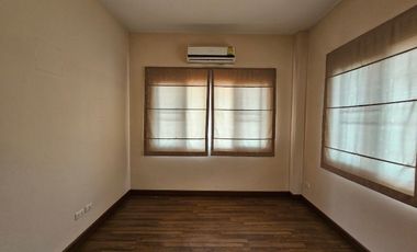 Unfurnished Corner 2 storey House for SALE at The Oriental Regent 3