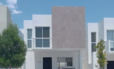 Casa en RENTA en Paseo San Junipero