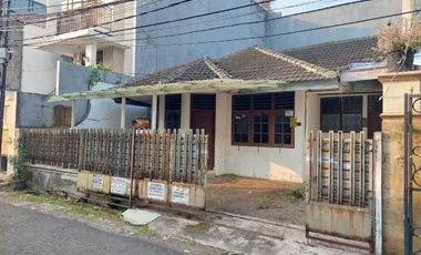 Dijual Rumah Hitung Tanah di Tuludong Senopati Keb Baru Jaksel Hadap Utara