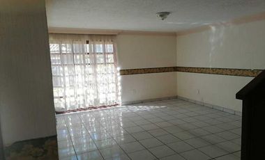 SE VENDE CASA EN FARO 2963, GUADALAJARA JALISCO.