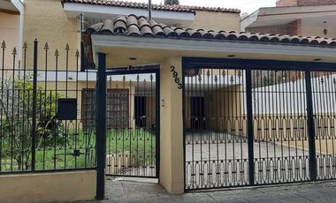 SE VENDE CASA EN FARO 2963, GUADALAJARA JALISCO.