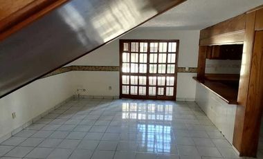 SE VENDE CASA EN FARO 2963, GUADALAJARA JALISCO.