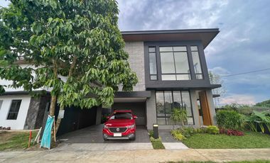 310sqm 4BR Sophisticated Bnew house in Nuvali