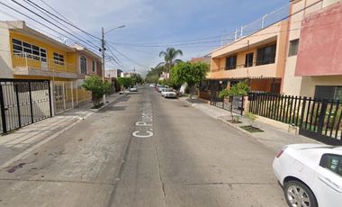 Vive en Elegante y amplia casa en remate en Col. Monumental, Guadalajara, Jalisco!!