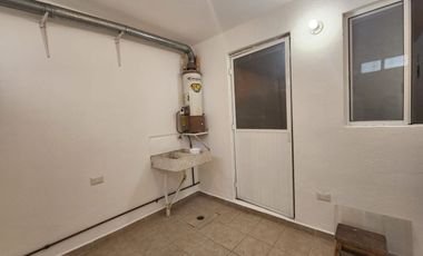 RENTA DE HERMOSA CASA CON JARDIN EN FRACC. PRIVADAS DE LA HACIENDA -  ZINACANTEPEC