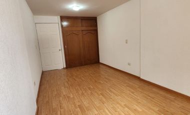 RENTA DE HERMOSA CASA CON JARDIN EN FRACC. PRIVADAS DE LA HACIENDA -  ZINACANTEPEC