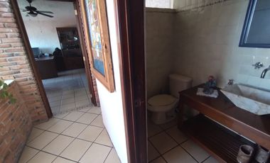 VENTA DE CASA SOLA ESTILO MEXICANO MODERNO EN PRIVADA CON VIGILANCIA EN BURGOS, TEMIXCO